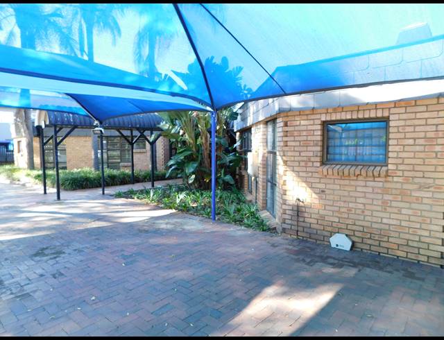 106M² OFFICE TO LET IN FERNDALE